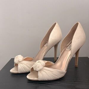 Badgley Mischka Ivory Stiletto